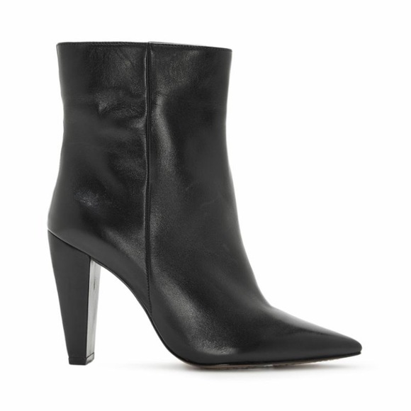 Vince Camuto Shoes - 🆕 Vince Camuto Membidi Bootie